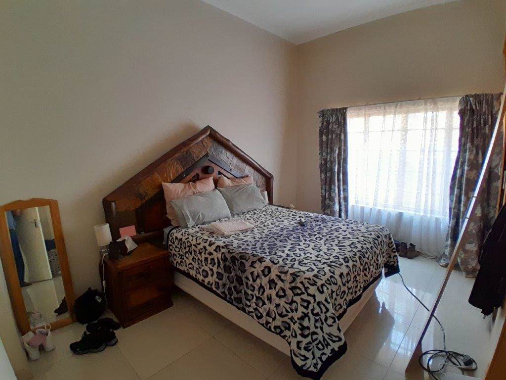 3 Bed Townhouse in Waterval East photo number 11