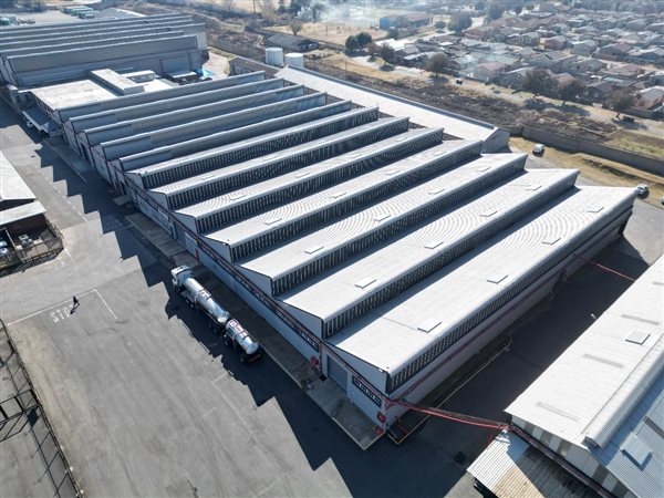 4 280 m² Industrial space 4 280 m² Industrial space