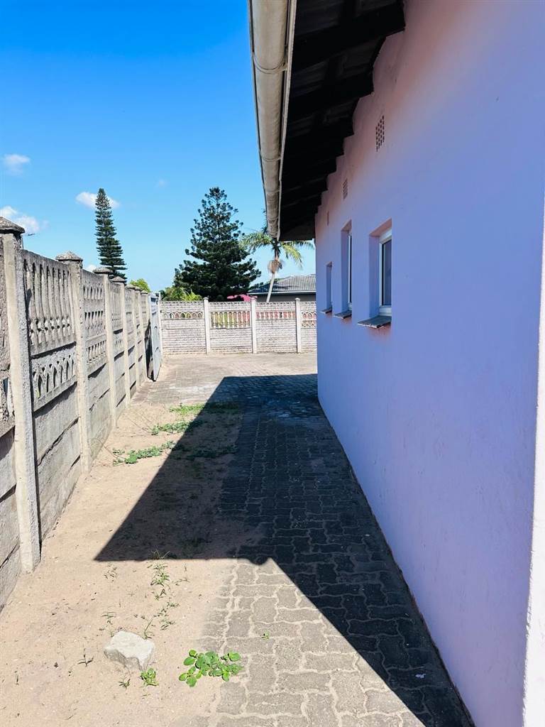 5 Bed House in Empangeni photo number 4
