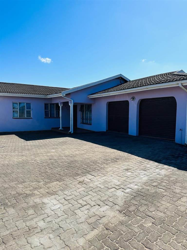 5 Bed House in Empangeni photo number 3