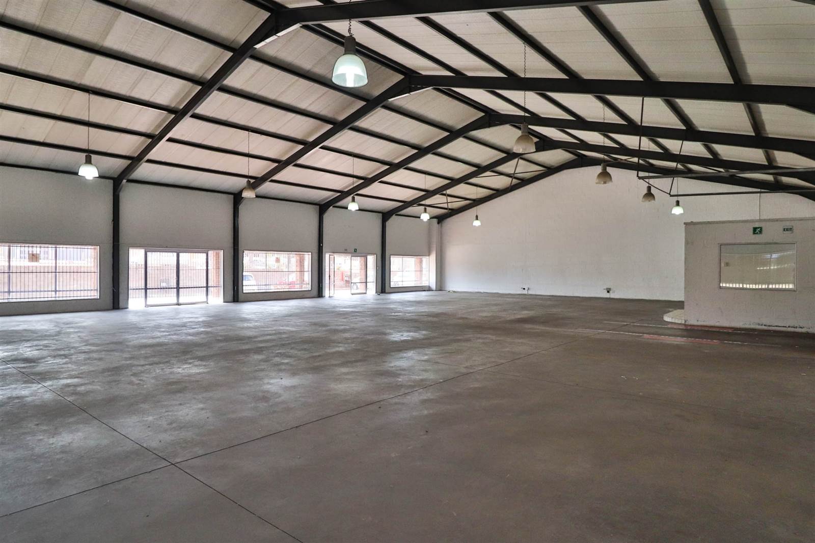 500  m² Commercial space in Vredenburg photo number 6
