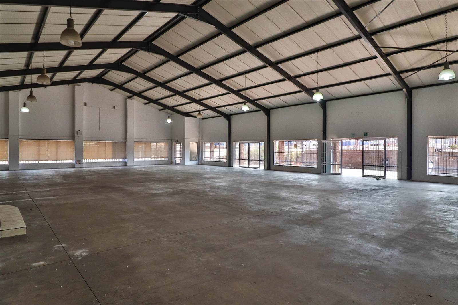 500  m² Commercial space in Vredenburg photo number 7