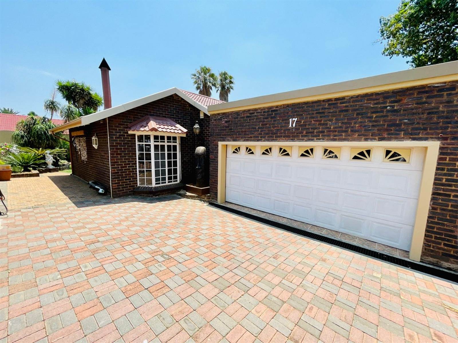 3 Bed House in Glenvista photo number 3