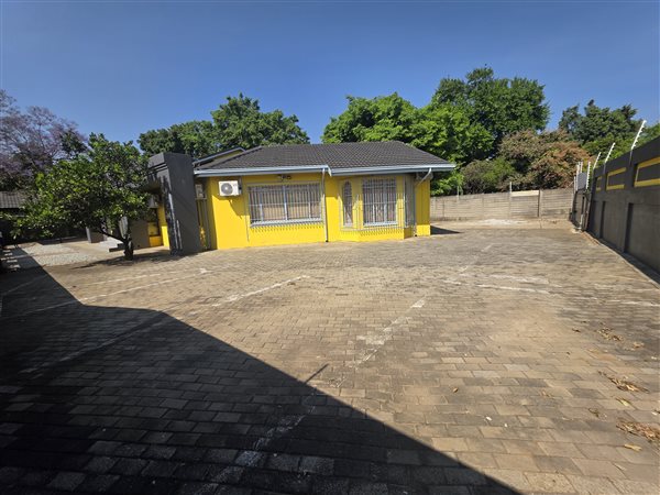 235 m² Commercial space 235 m² Commercial space