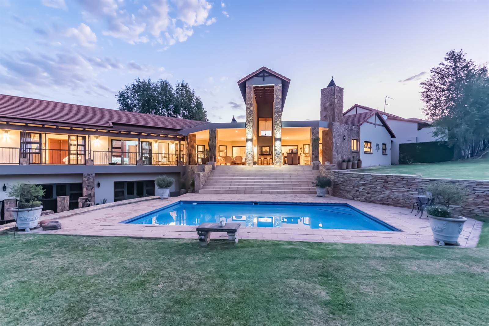 4 Bed House in Mooikloof Equestrian Estate photo number 1