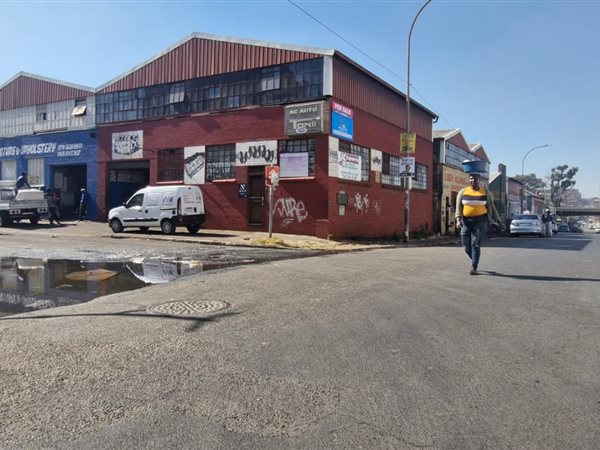 3 600  m² Industrial space