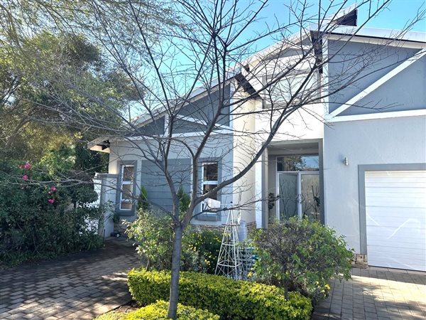 4 Bedroom House 4 Bedroom House