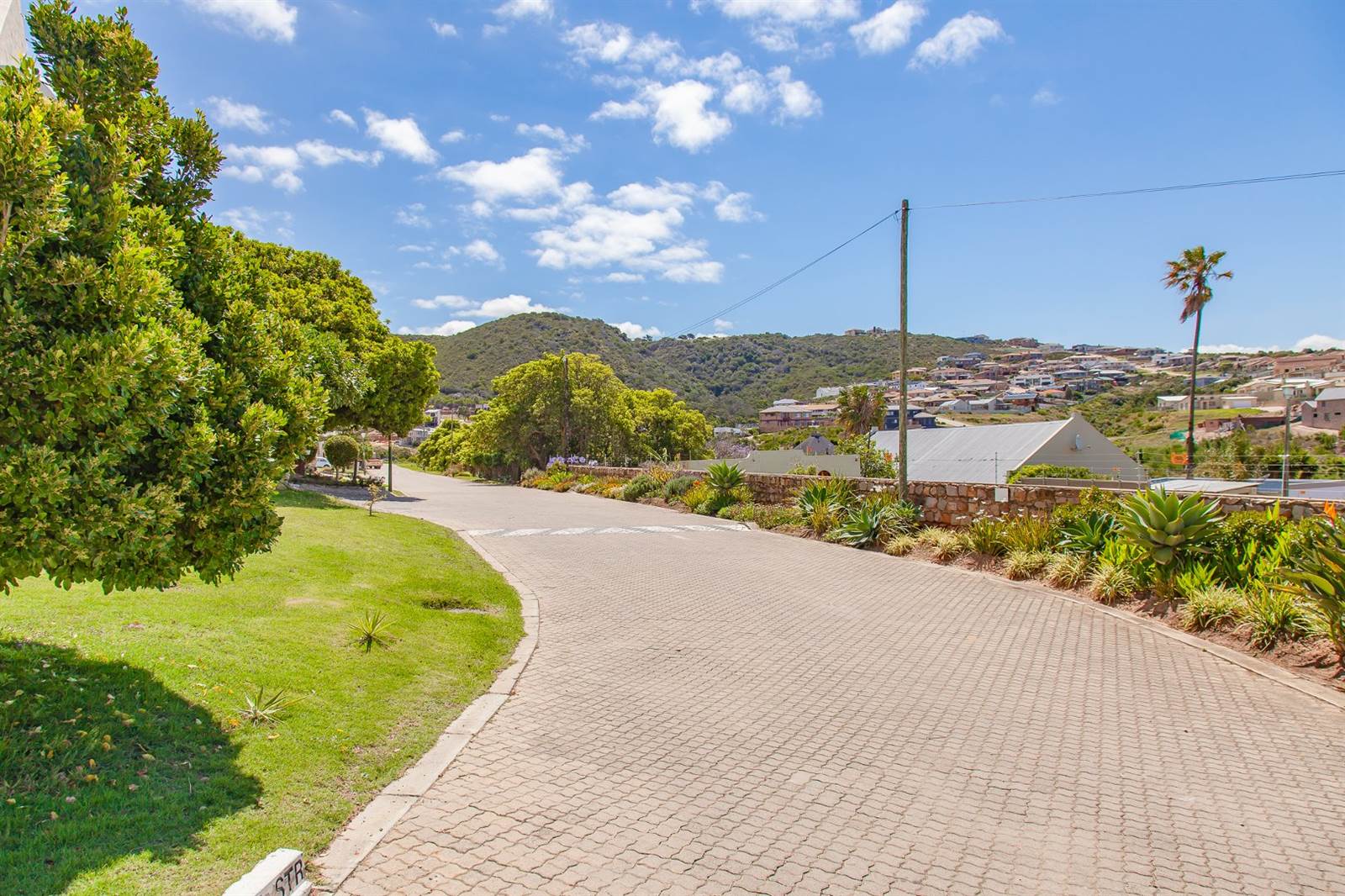 235 m² Land available in Mossel Bay Central photo number 4