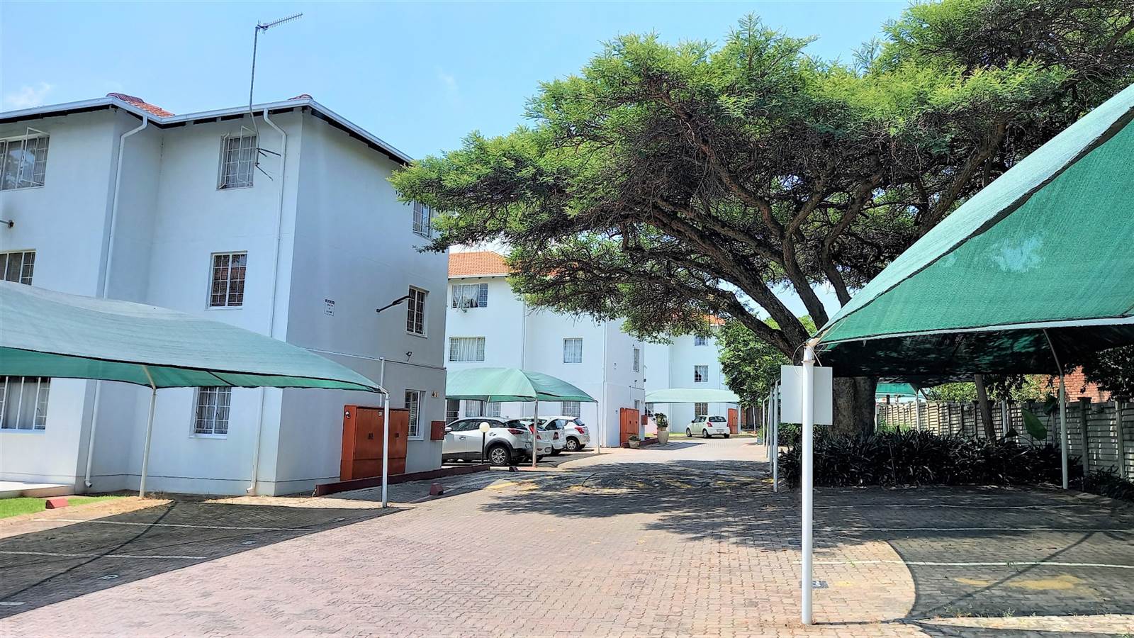 2 Bed Apartment in Groenkloof photo number 10