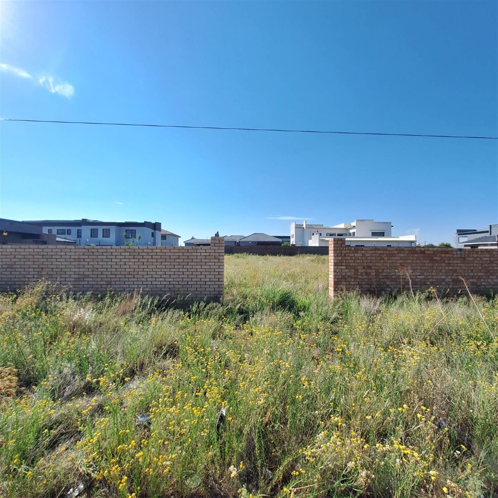 2200 m² Land available in Minerva Gardens photo number 1