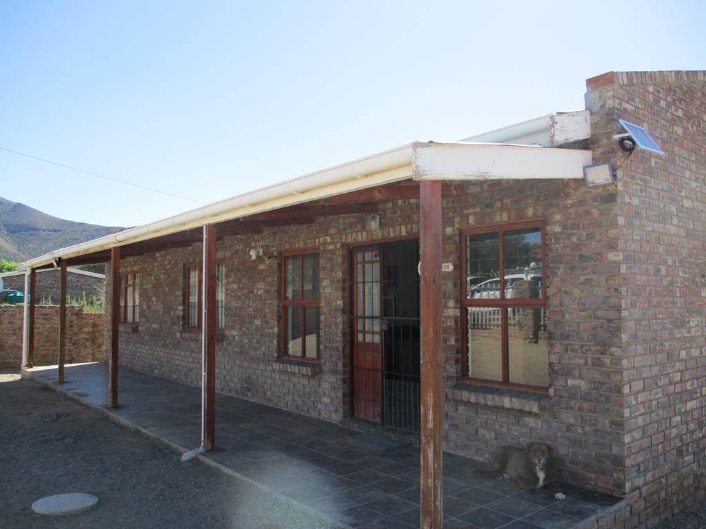 3 Bed House in Graaff Reinet photo number 16