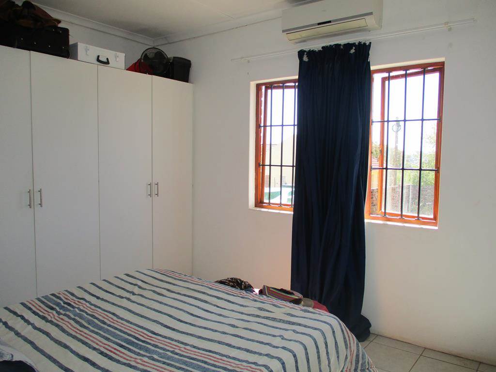 3 Bed House in Graaff Reinet photo number 10