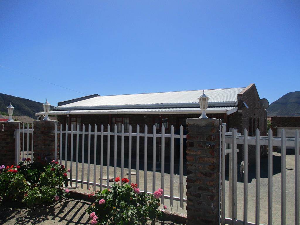 3 Bed House in Graaff Reinet photo number 20