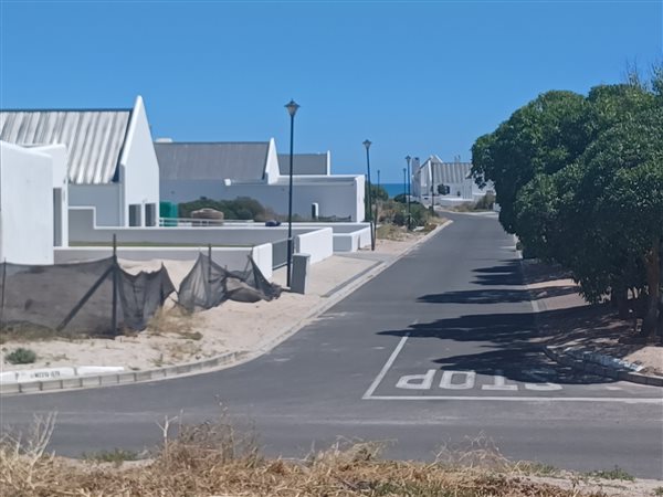 802 m² Land available in Dwarskersbos