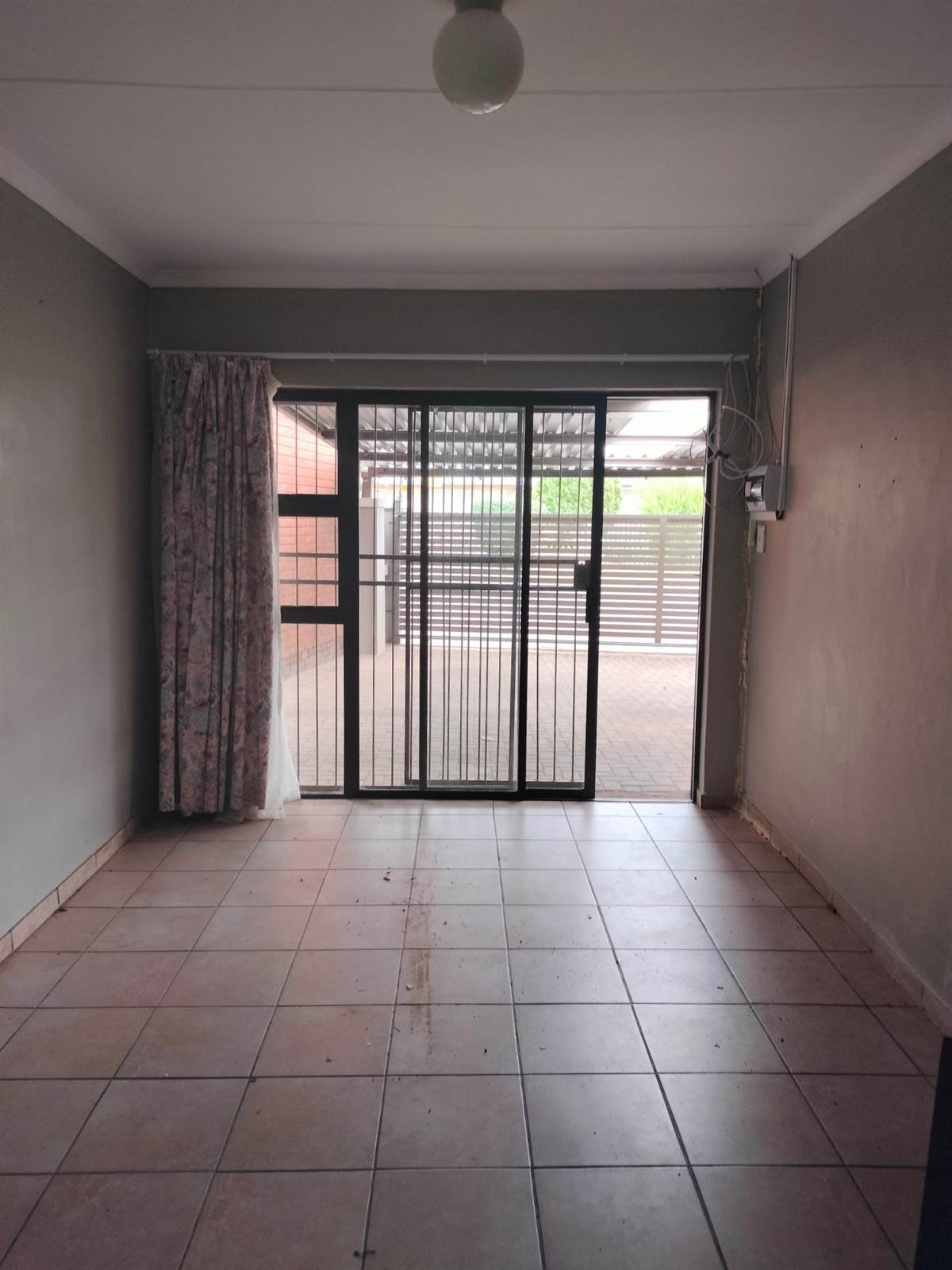 Bachelor apartment in Bloemfontein photo number 2
