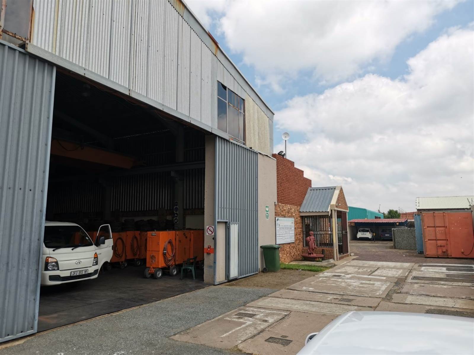 Commercial space in Secunda photo number 1