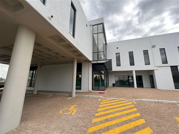 104  m² Commercial space in Durbanville Central