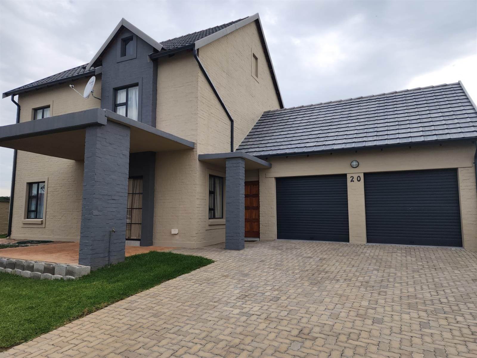 4 Bed Townhouse in Boschkop photo number 20