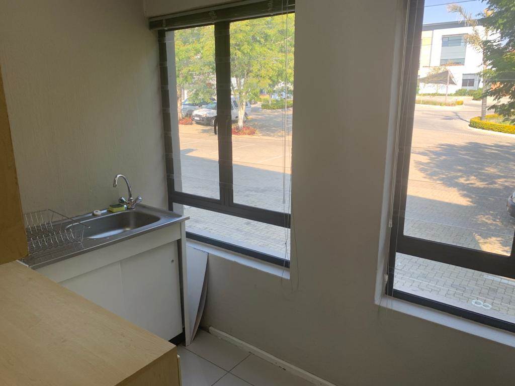 77  m² Office Space in Randpark Ridge photo number 5