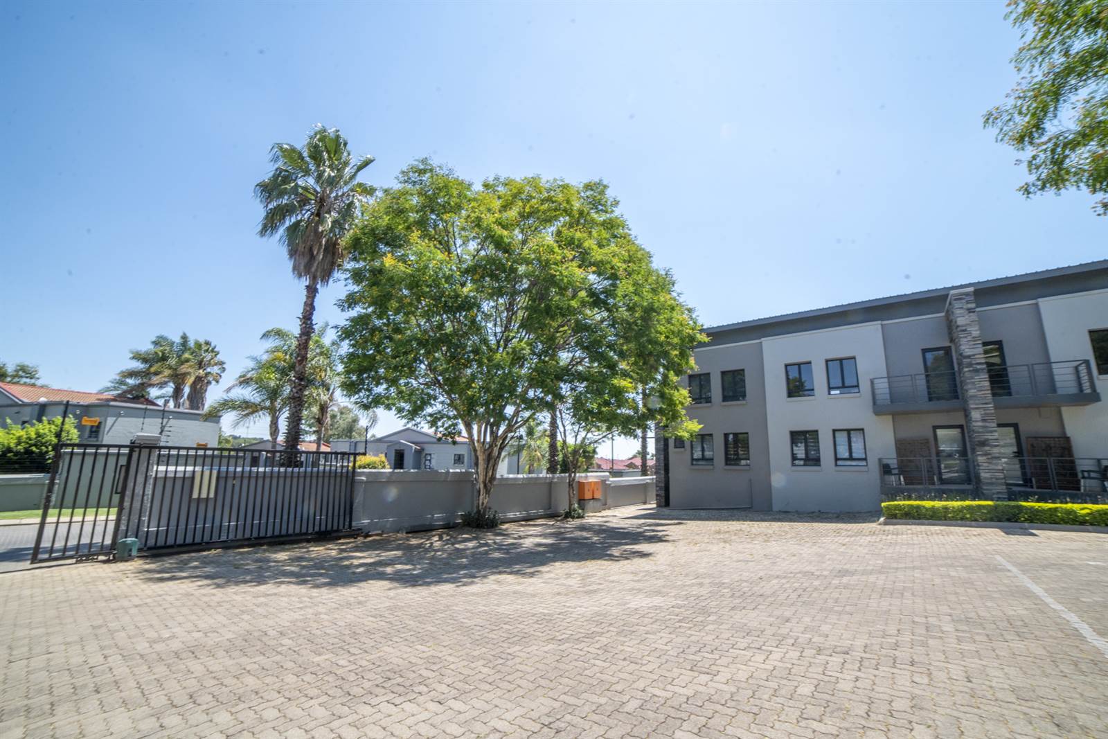 77  m² Office Space in Randpark Ridge photo number 8