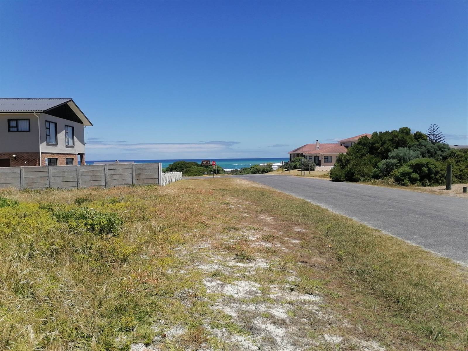 895 m² Land available in Pearly Beach photo number 2
