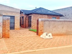 3 Bed House in Dobsonville