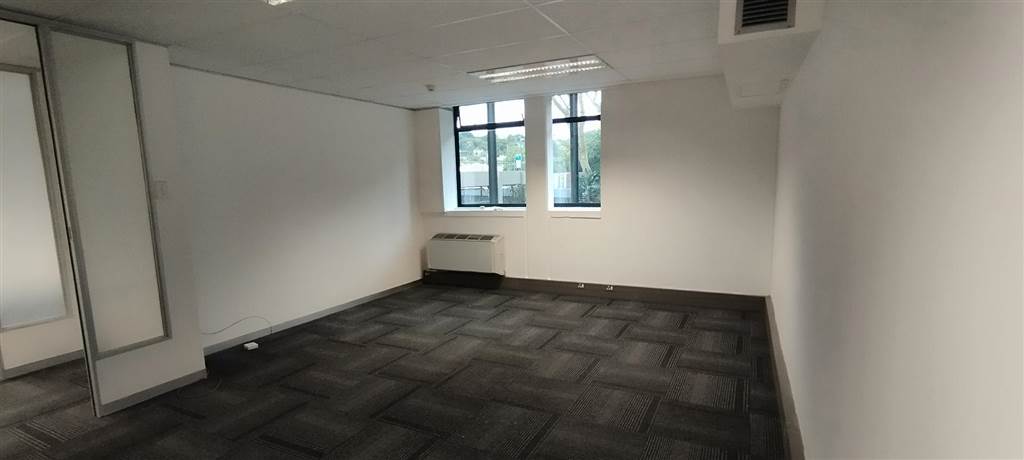 101  m² Office Space in Berea West photo number 4