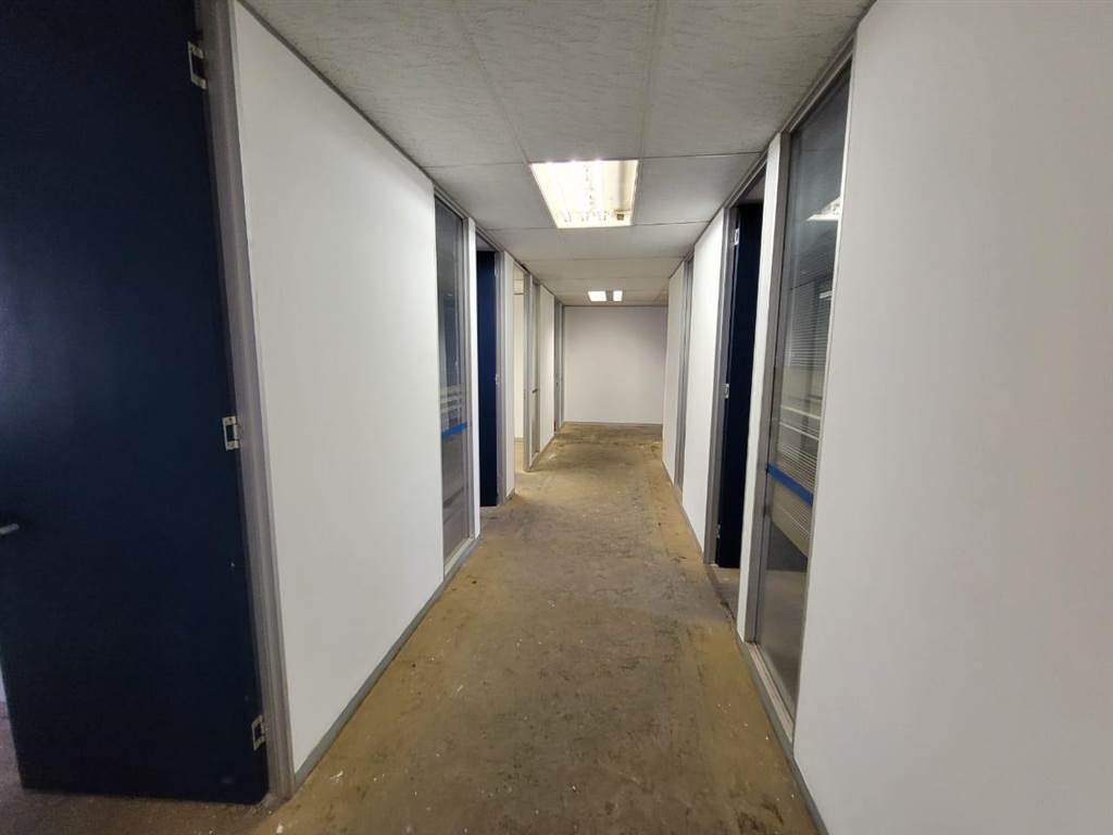 426  m² Commercial space in Kempton Park Central photo number 9