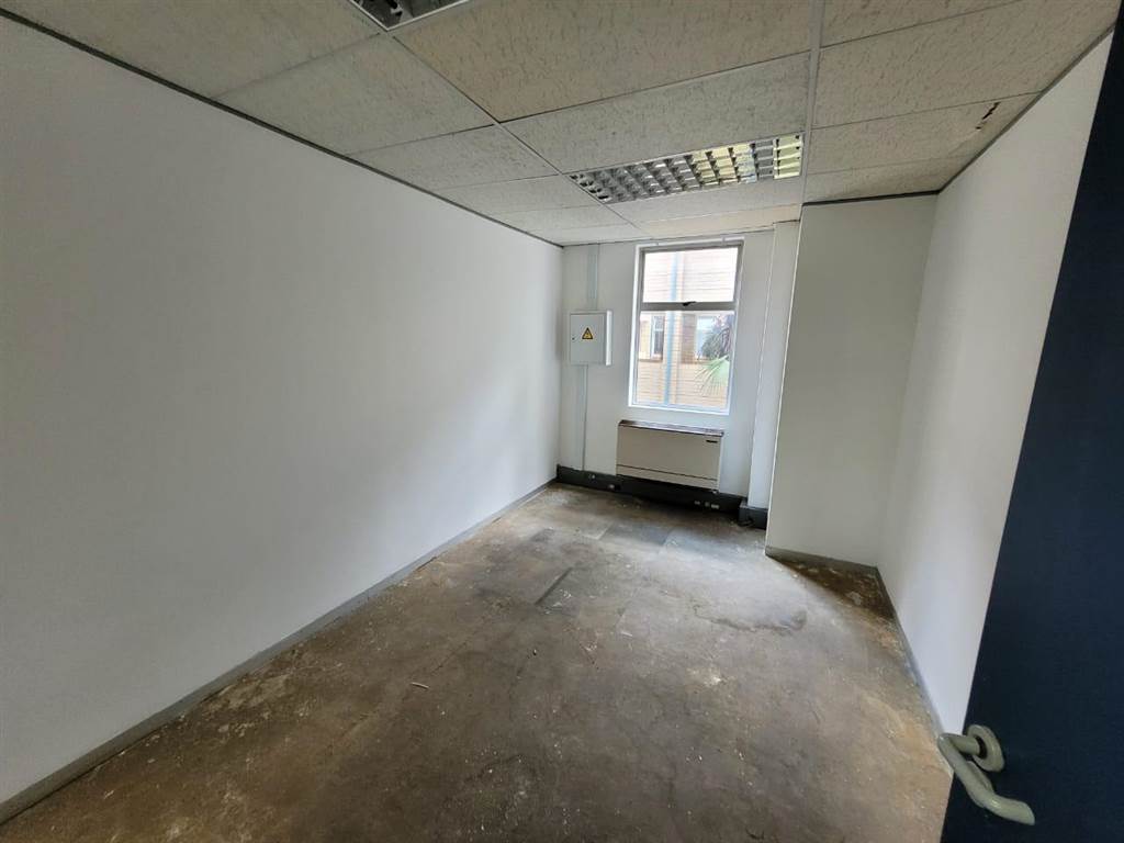 426  m² Commercial space in Kempton Park Central photo number 11
