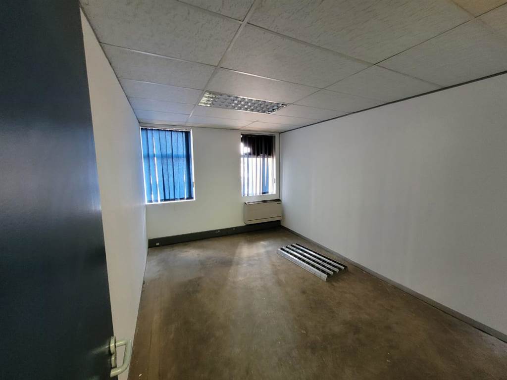 426  m² Commercial space in Kempton Park Central photo number 14