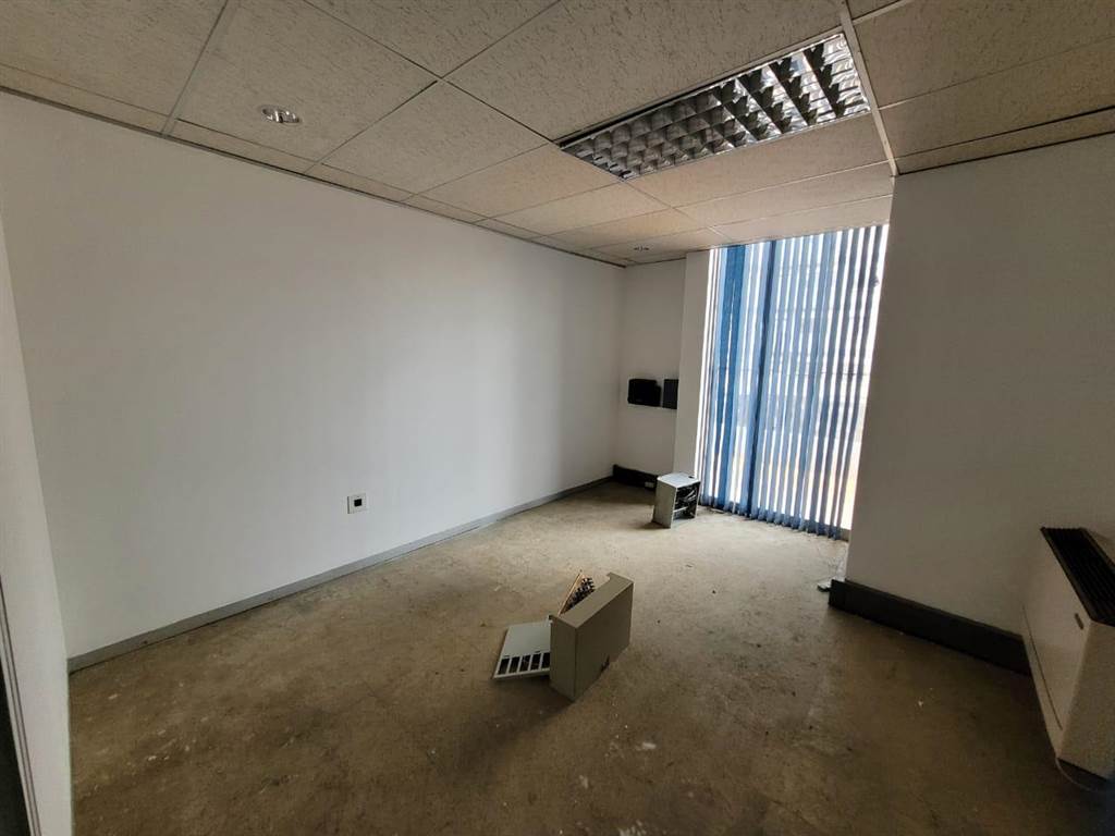 426  m² Commercial space in Kempton Park Central photo number 15