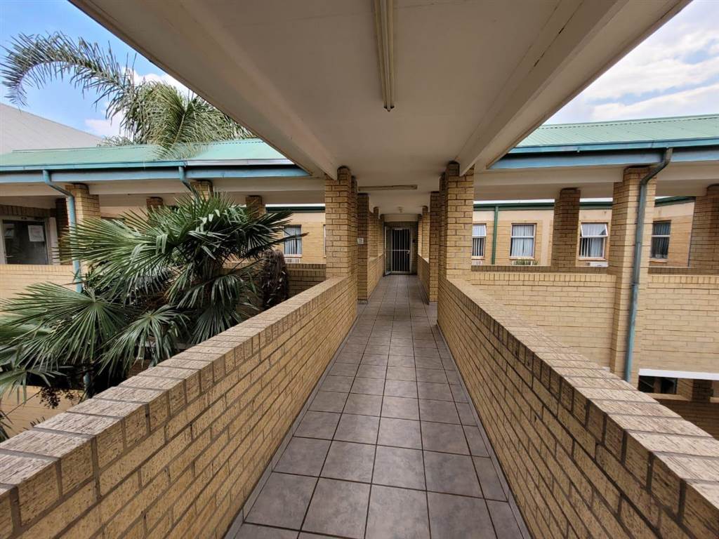 426  m² Commercial space in Kempton Park Central photo number 4