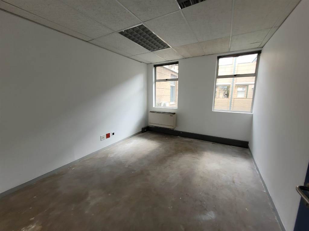 426  m² Commercial space in Kempton Park Central photo number 26