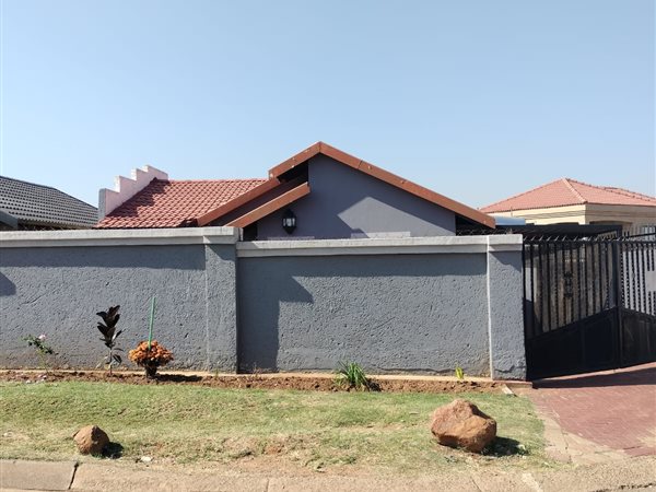 2 Bed House in Naturena