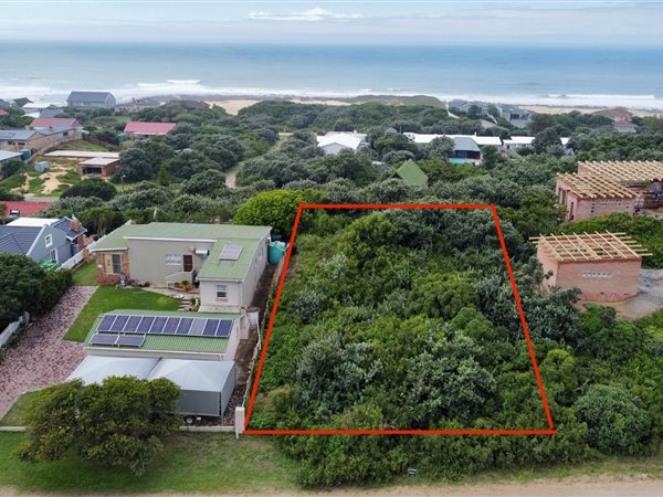 900 m² Land available in Cannon Rocks