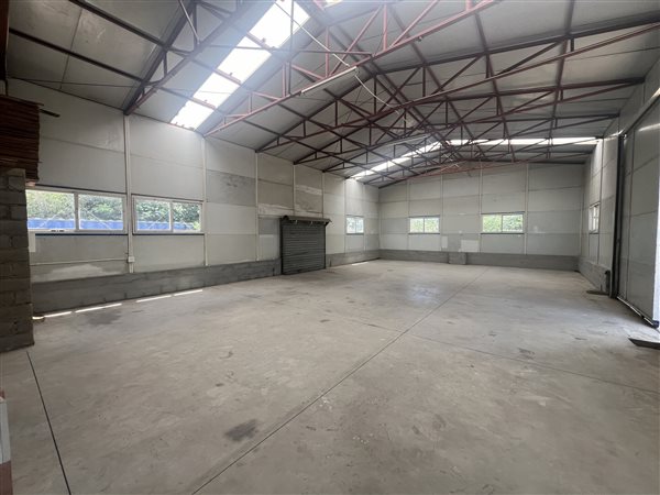 152  m² Industrial space