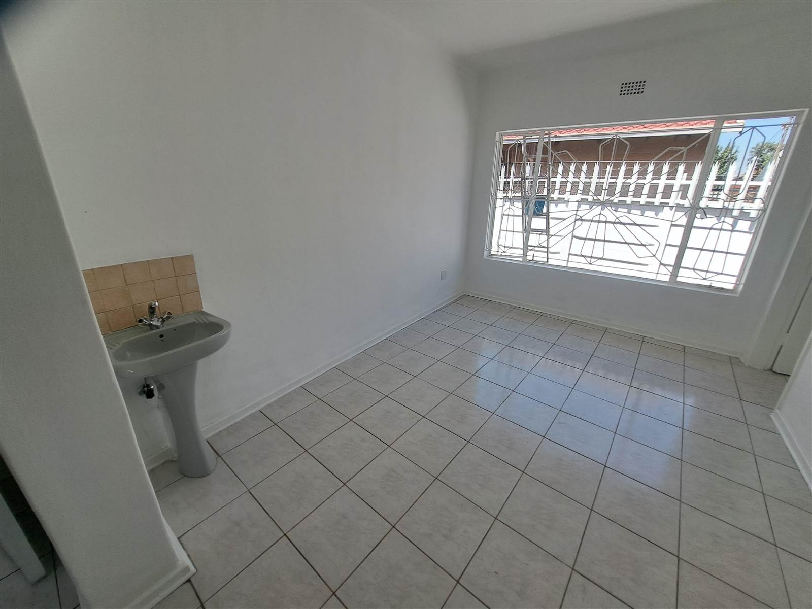 4 Bed House in Actonville photo number 15