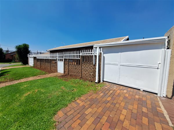 4 Bed House in Actonville
