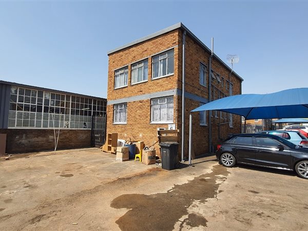 285  m² Industrial space