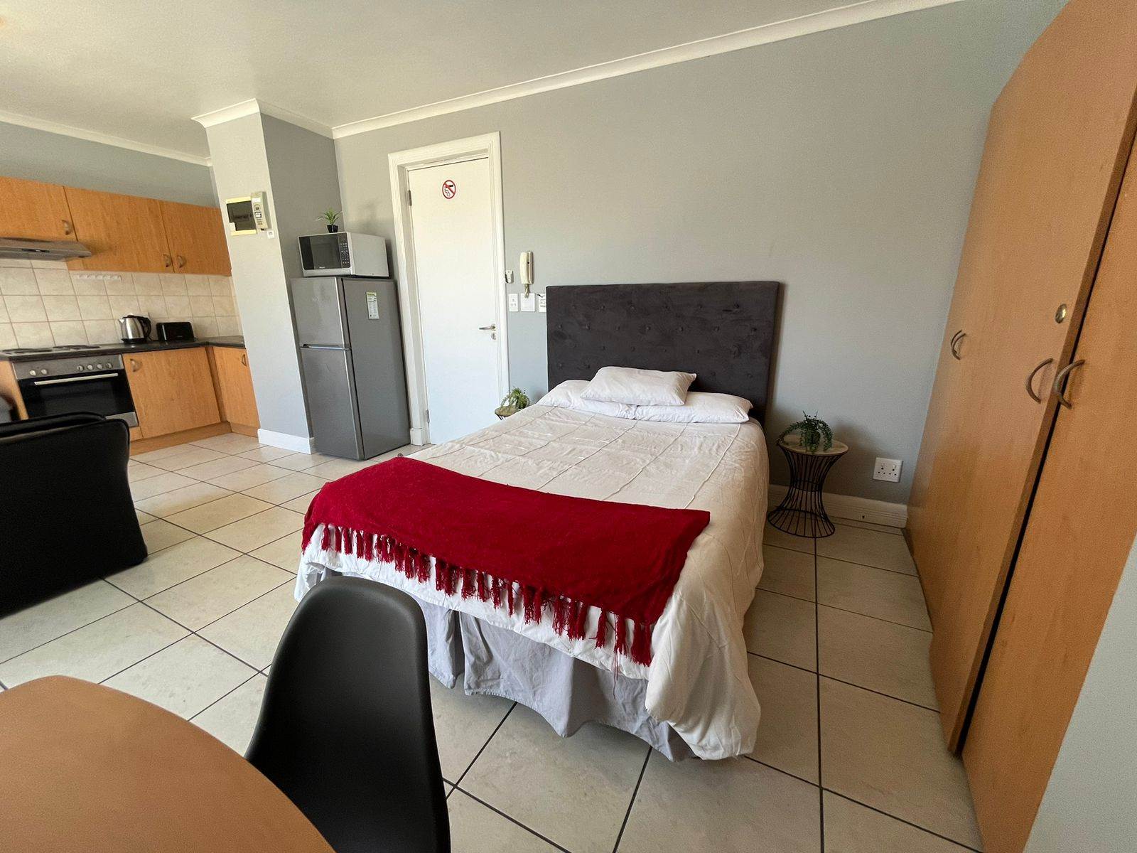 Studio Apartment in Cape Town City Centre photo number 14