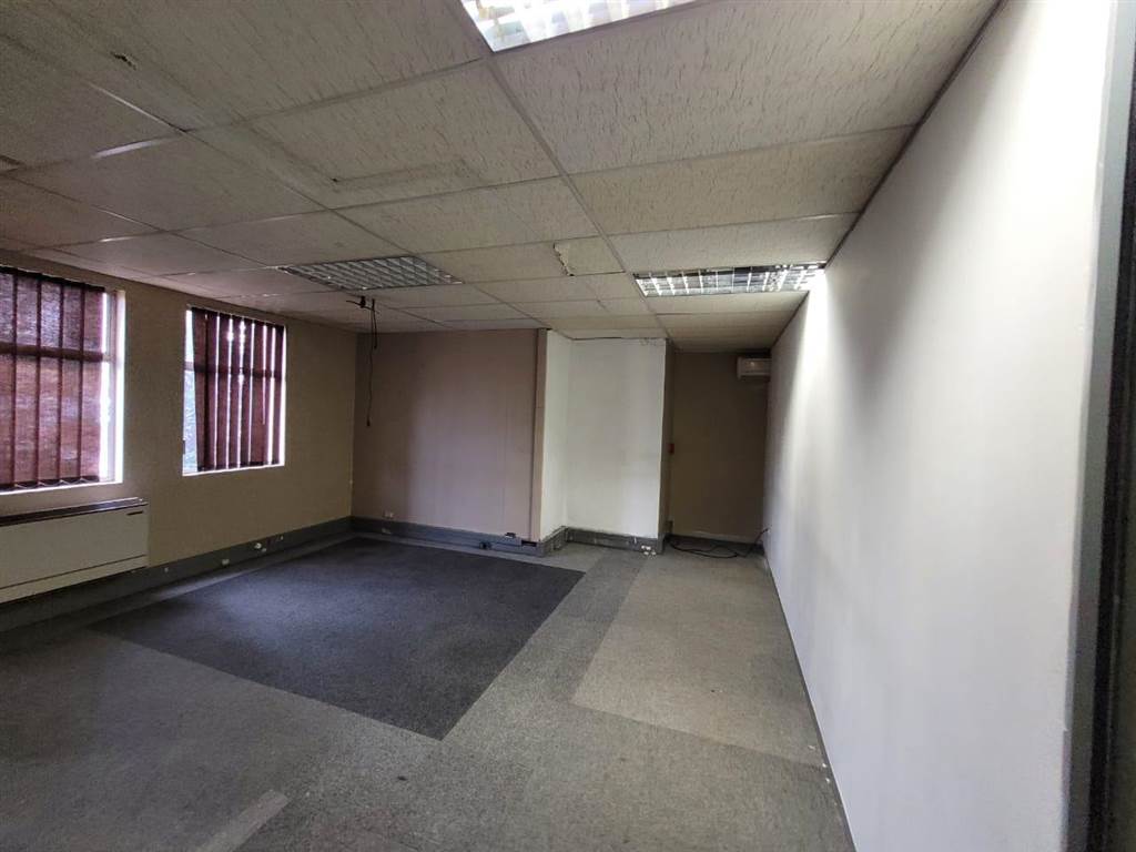 82  m² Commercial space in Kempton Park Central photo number 9