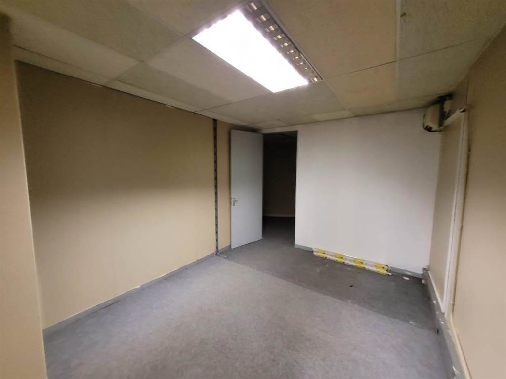 82  m² Commercial space in Kempton Park Central photo number 15