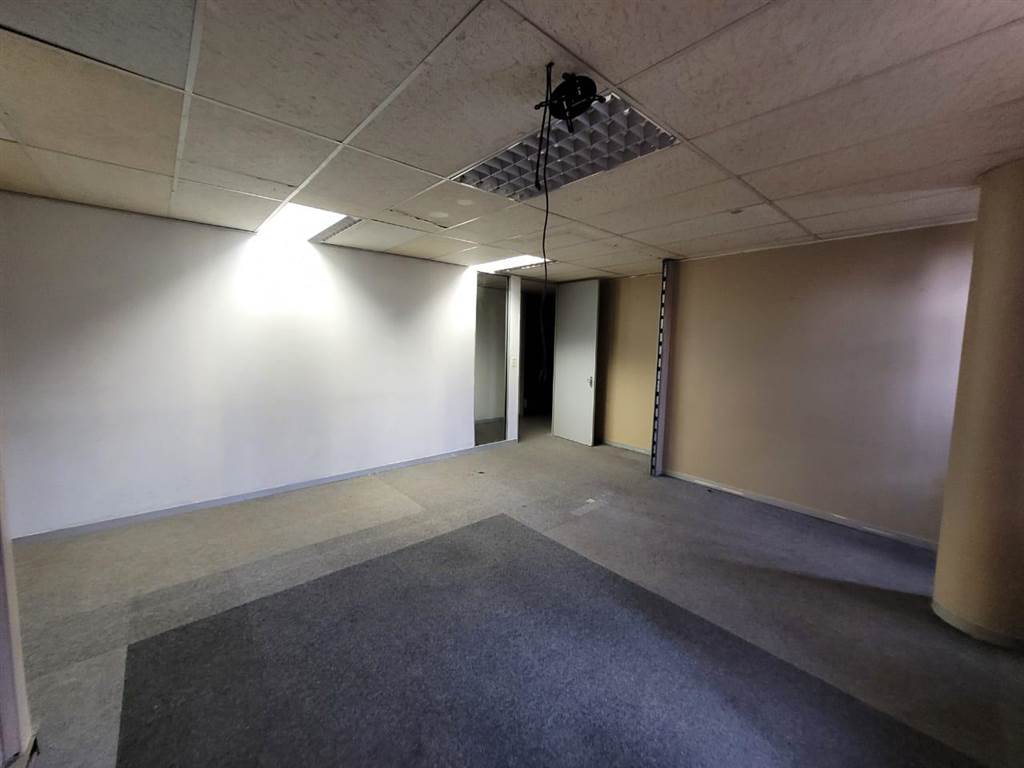 82  m² Commercial space in Kempton Park Central photo number 14