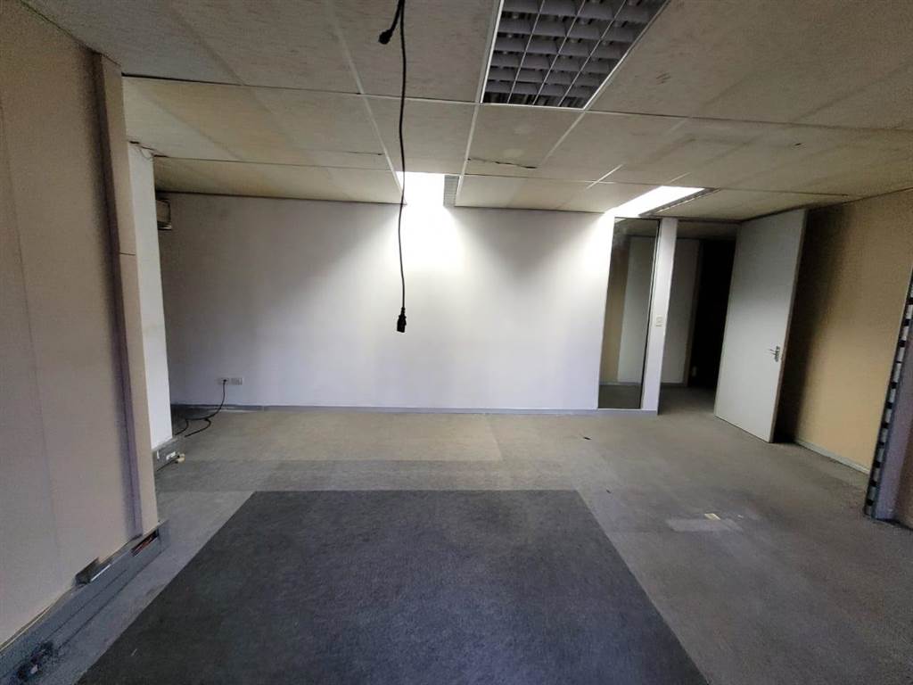 82  m² Commercial space in Kempton Park Central photo number 10