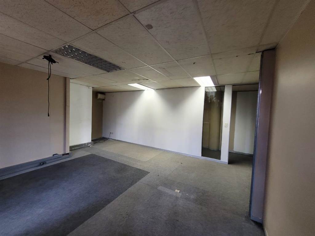 82  m² Commercial space in Kempton Park Central photo number 11