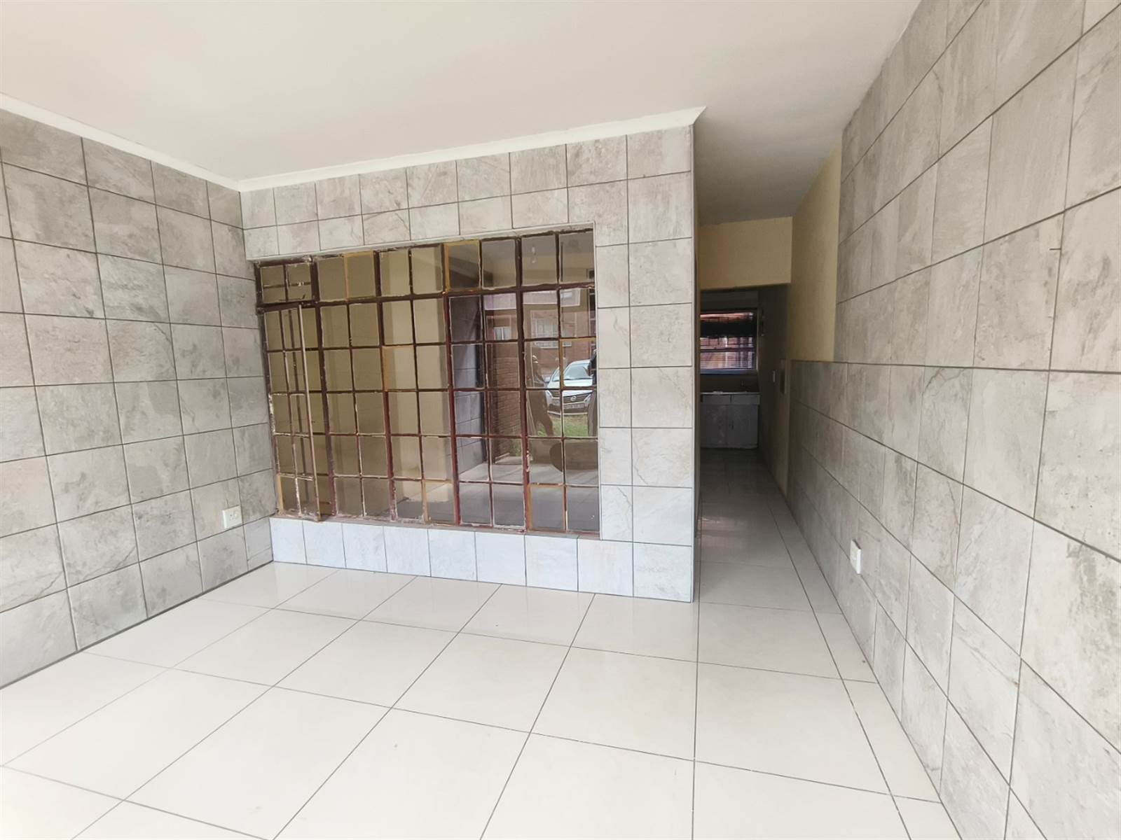 1 Bed Apartment in Germiston South photo number 5