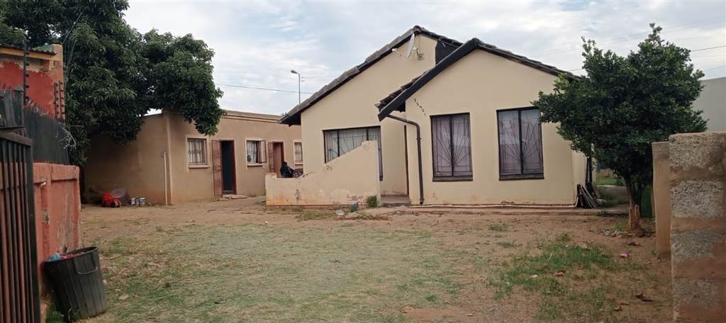 3 Bed House in Mamelodi East photo number 1