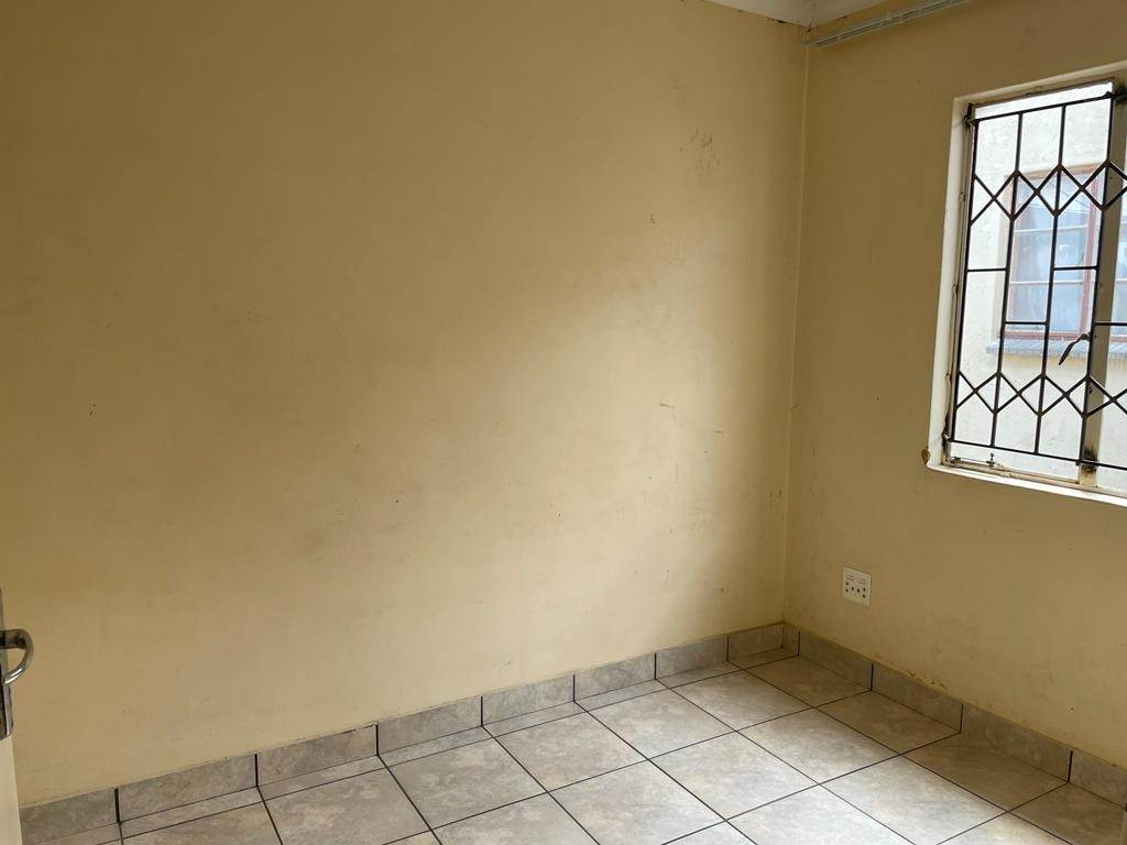 3 Bed House in Rustenburg Central photo number 3