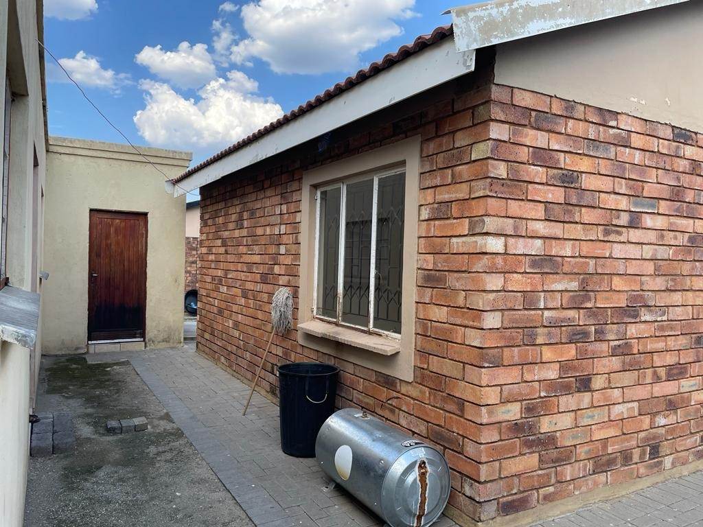 3 Bed House in Rustenburg Central photo number 16