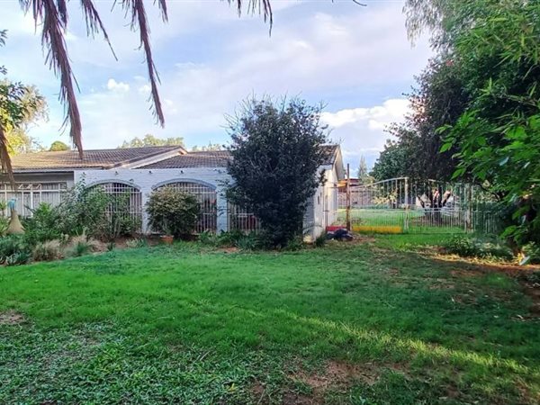 4 Bedroom House 4 Bedroom House